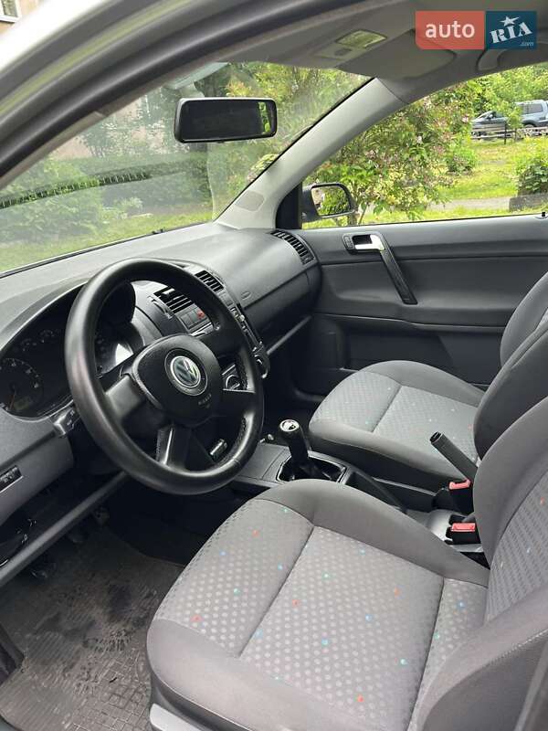 Хэтчбек Volkswagen Polo 2003 в Калуше