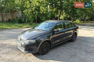 Седан Volkswagen Polo 2012 в 