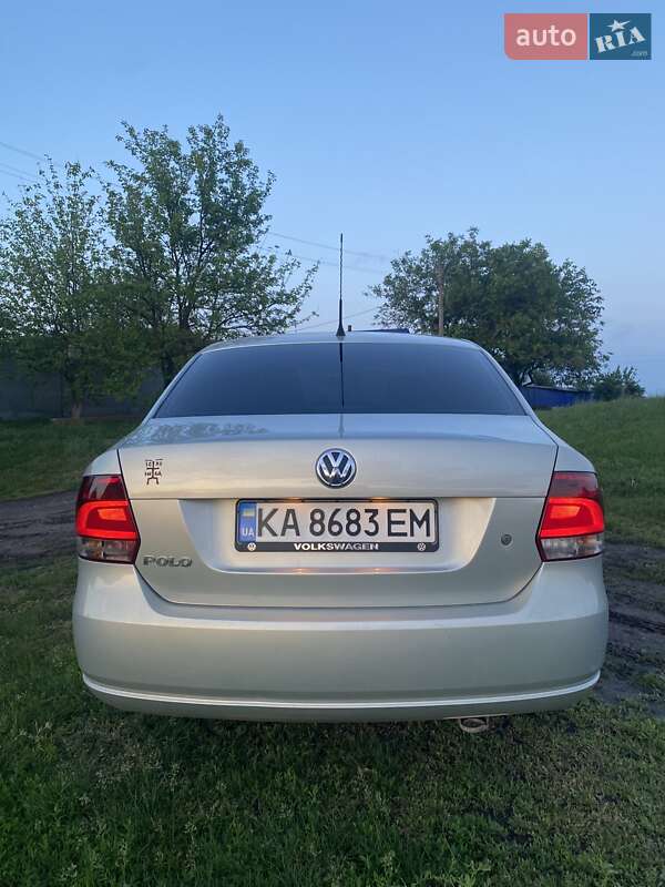 Седан Volkswagen Polo 2011 в Миргороде
