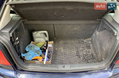 Хетчбек Volkswagen Polo 2003 в 