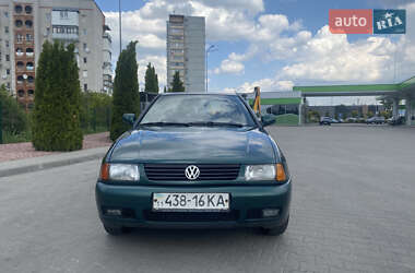 Седан Volkswagen Polo 1996 в Житомире