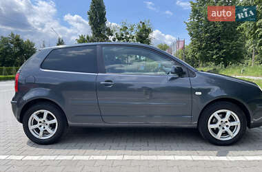 Хэтчбек Volkswagen Polo 2004 в 