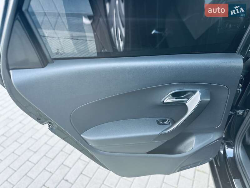 Седан Volkswagen Polo 2011 в Мукачевому