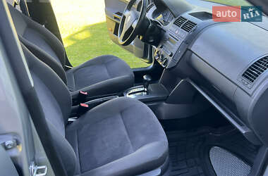 Хэтчбек Volkswagen Polo 2006 в 