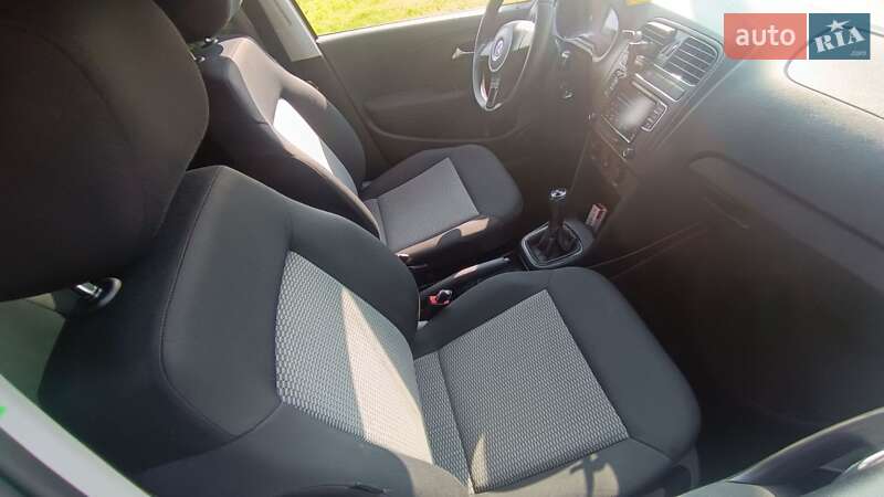 Хэтчбек Volkswagen Polo 2010 в Корсуне-Шевченковском