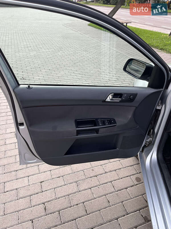 Хетчбек Volkswagen Polo 2003 в Івано-Франківську
