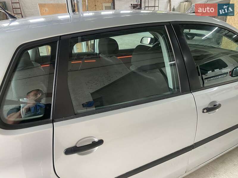 Хэтчбек Volkswagen Polo 2004 в Ровно