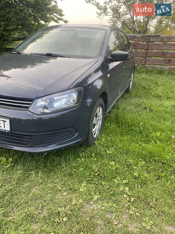 Седан Volkswagen Polo 2012 в Буске