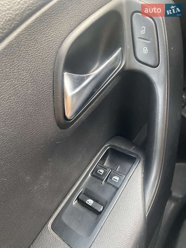 Седан Volkswagen Polo 2012 в Буске