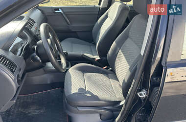 Хэтчбек Volkswagen Polo 2002 в 