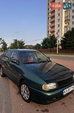 Седан Volkswagen Polo 1998 в 