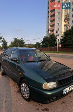 Седан Volkswagen Polo 1998 в 