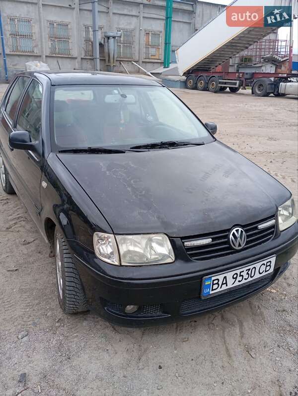 Хэтчбек Volkswagen Polo 2000 в 