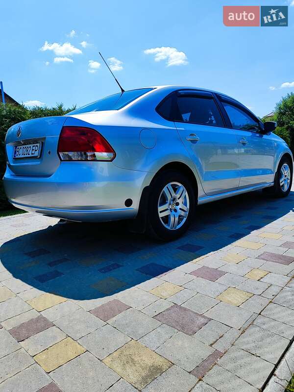 Седан Volkswagen Polo 2011 в Меденичах
