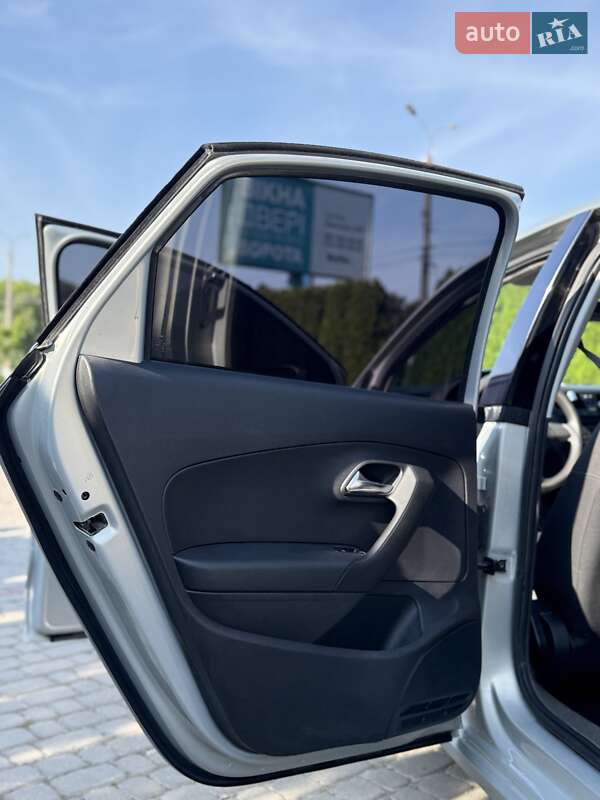 Седан Volkswagen Polo 2012 в Дунаевцах