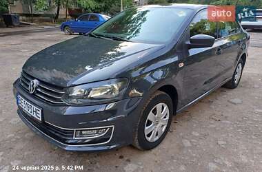 Седан Volkswagen Polo 2015 в Николаеве