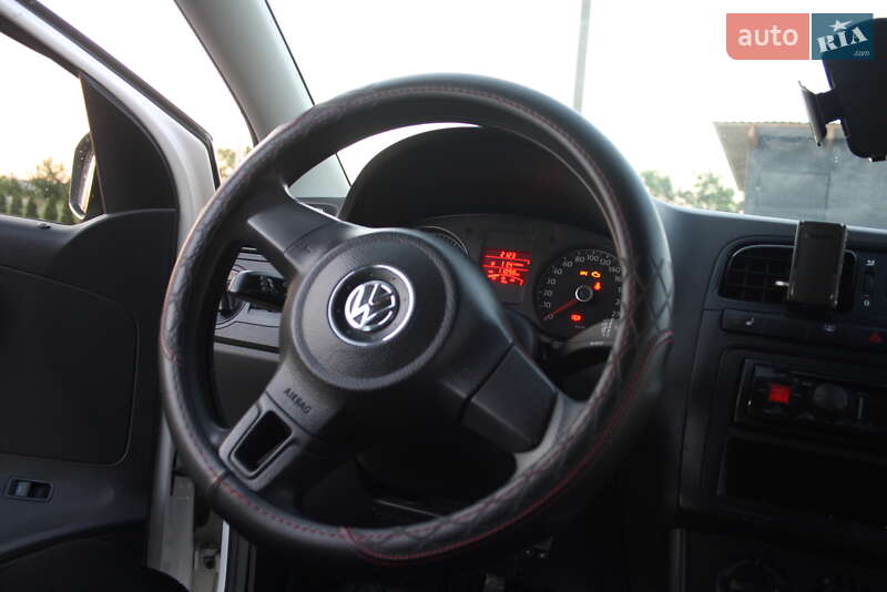Седан Volkswagen Polo 2011 в Золочеві фото 3 Седан Volkswagen Polo 2011 в Золочеві