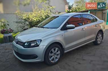 Седан Volkswagen Polo 2011 в Глухове