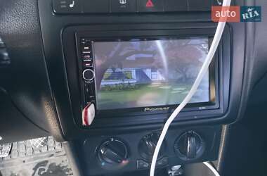 Седан Volkswagen Polo 2011 в 