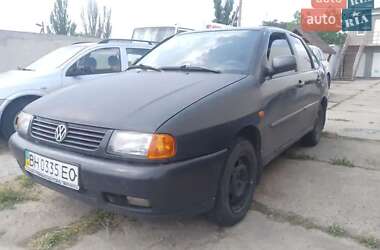 Седан Volkswagen Polo 1997 в Измаиле