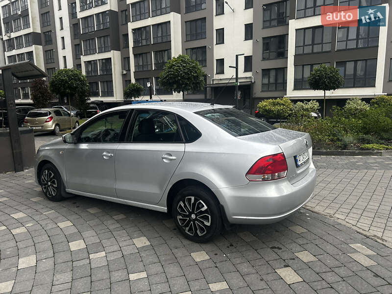 Седан Volkswagen Polo 2012 в Івано-Франківську