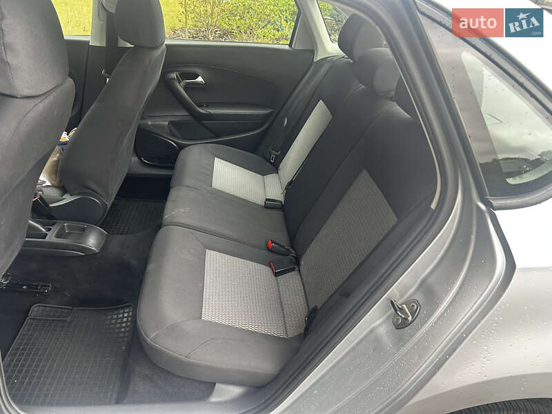 Седан Volkswagen Polo 2012 в Івано-Франківську