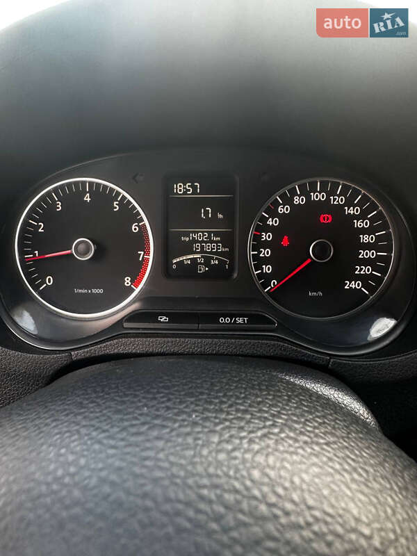 Хэтчбек Volkswagen Polo 2011 в Черновцах