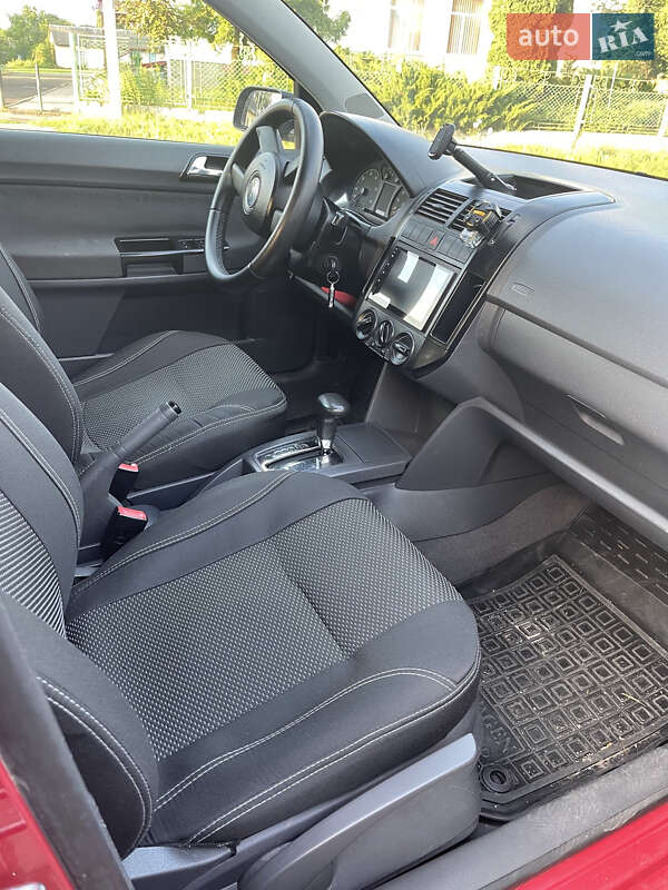 Хэтчбек Volkswagen Polo 2003 в Дубно