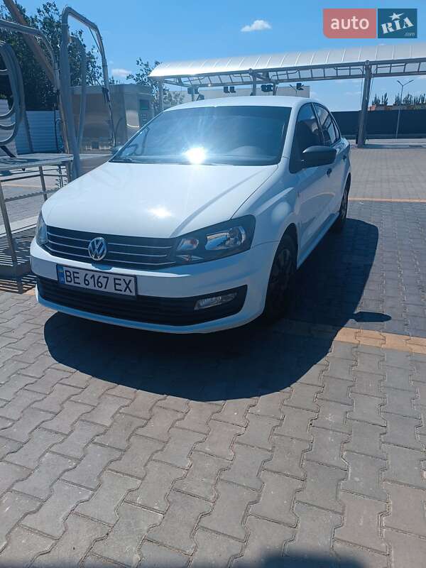 Седан Volkswagen Polo 2017 в Николаеве