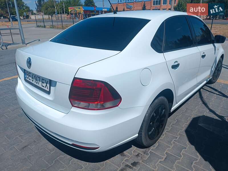 Седан Volkswagen Polo 2017 в Николаеве