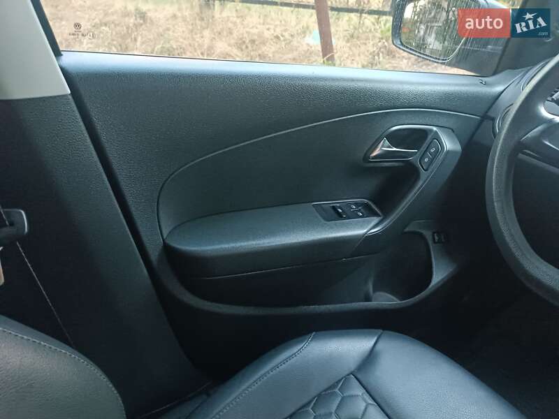 Седан Volkswagen Polo 2017 в Николаеве