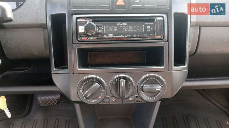 Хетчбек Volkswagen Polo 2003 в Дніпрі