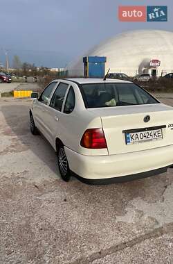 Седан Volkswagen Polo 1999 в Киеве