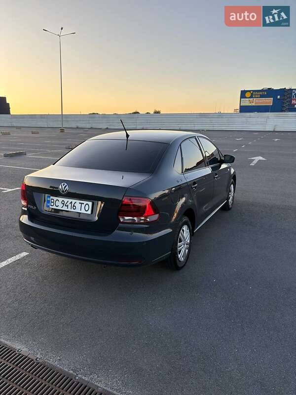 Седан Volkswagen Polo 2017 в Львове