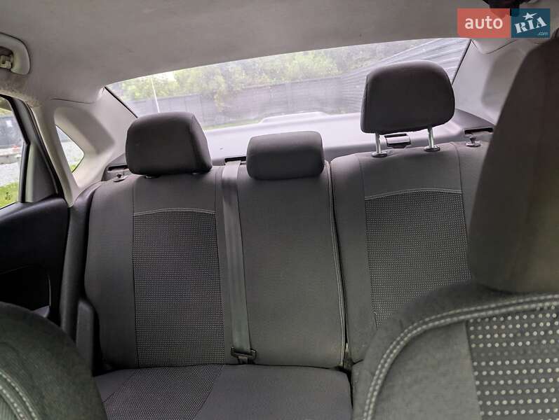 Седан Volkswagen Polo 2012 в Радивиліві