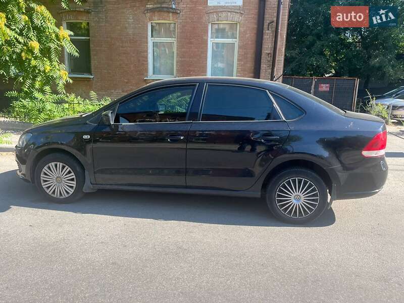 Седан Volkswagen Polo 2012 в Днепре