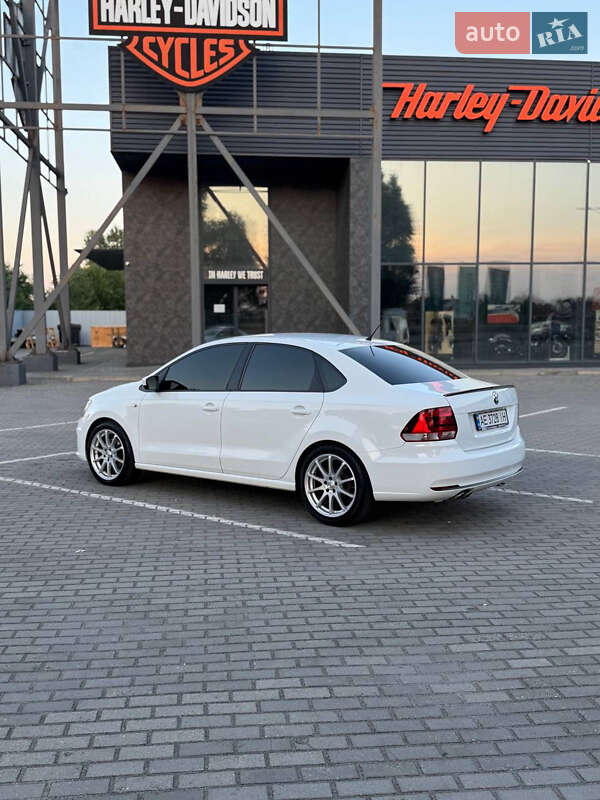 Седан Volkswagen Polo 2017 в Дніпрі