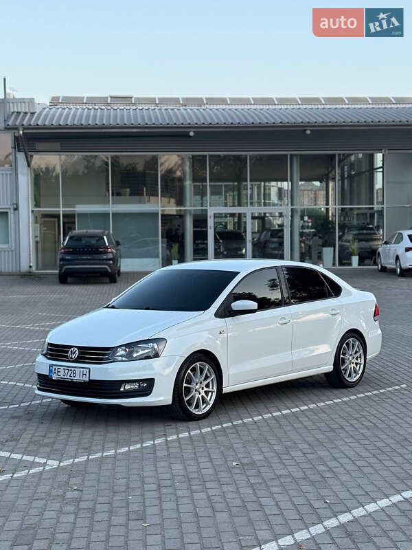 Седан Volkswagen Polo 2017 в Дніпрі