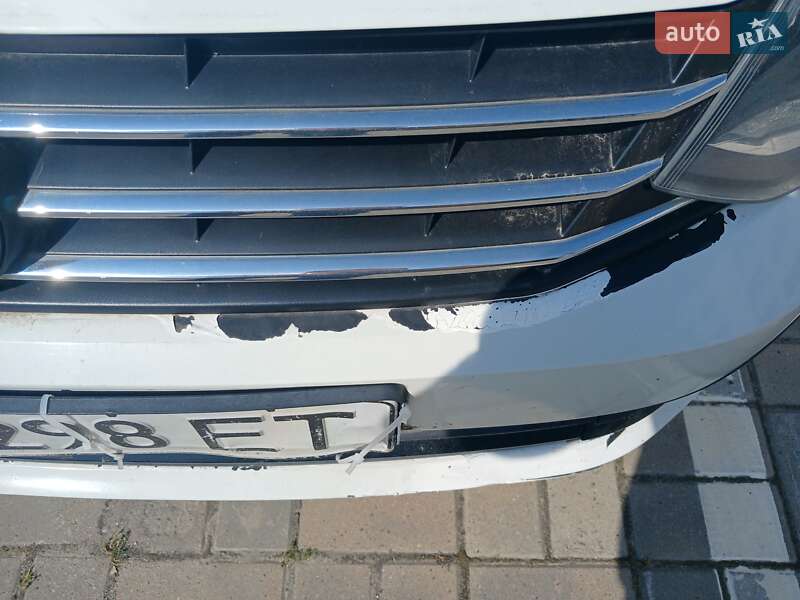 Седан Volkswagen Polo 2017 в Львове