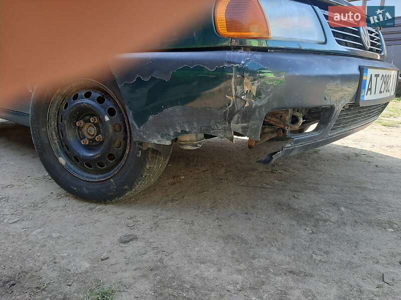 Седан Volkswagen Polo 1997 в Долині