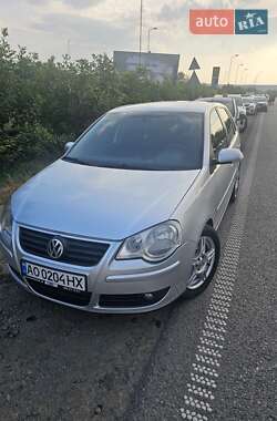 Хэтчбек Volkswagen Polo 2005 в Ужгороде