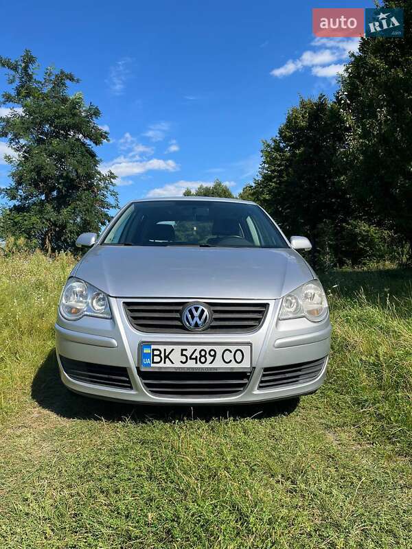 Хетчбек Volkswagen Polo 2005 в Костопілі