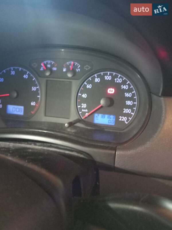 Седан Volkswagen Polo 2002 в Бучачі