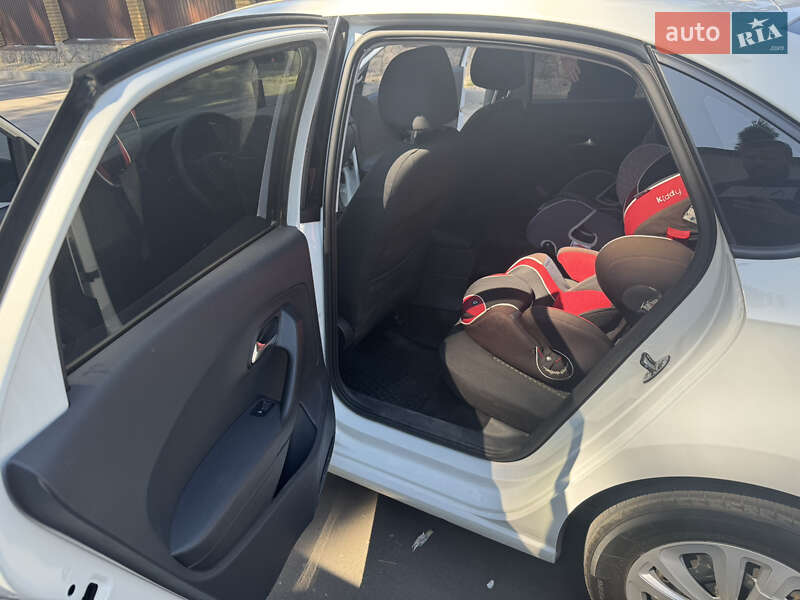 Седан Volkswagen Polo 2016 в Полтаве