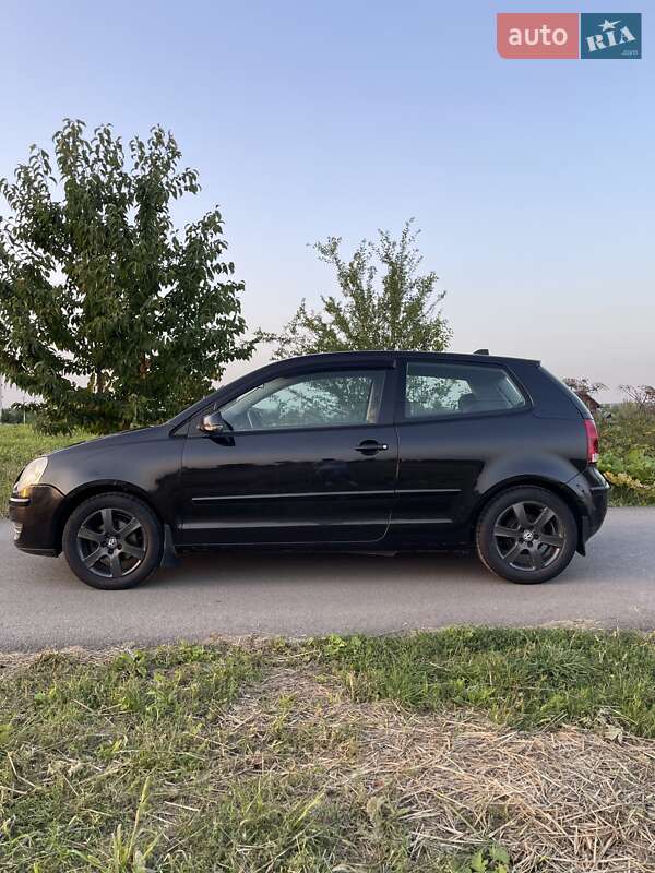 Хетчбек Volkswagen Polo 2005 в Івано-Франківську