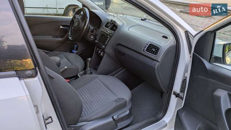 Хетчбек Volkswagen Polo 2011 в Львові фото 4 Хетчбек Volkswagen Polo 2011 в Львові
