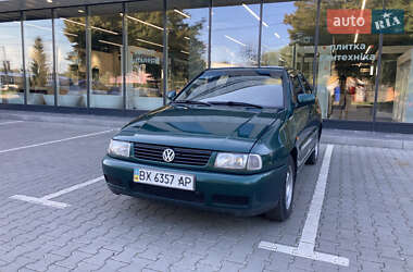 Седан Volkswagen Polo 1997 в Хмельницком