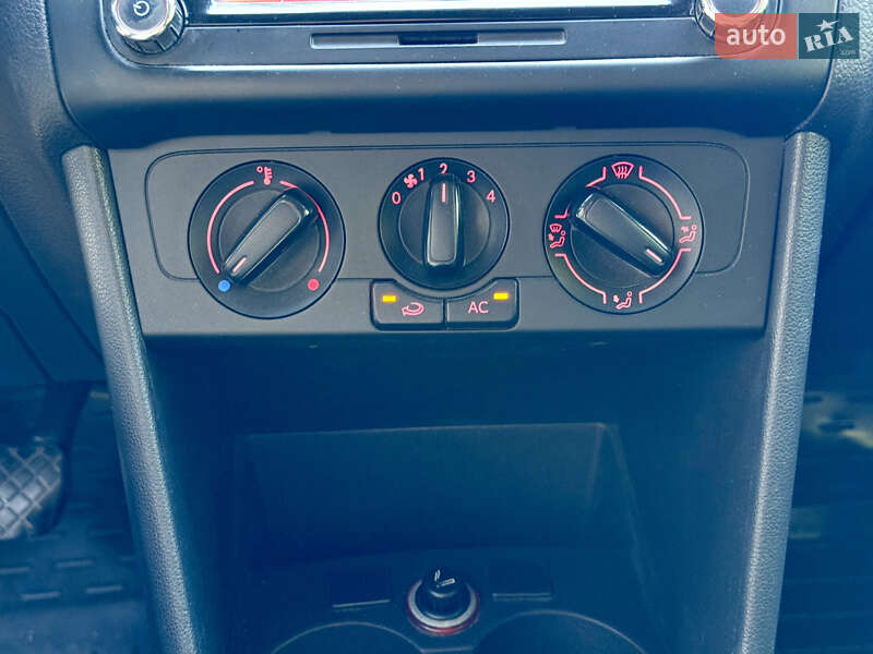 Седан Volkswagen Polo 2013 в Виннице