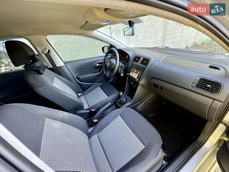 Седан Volkswagen Polo 2013 в Виннице