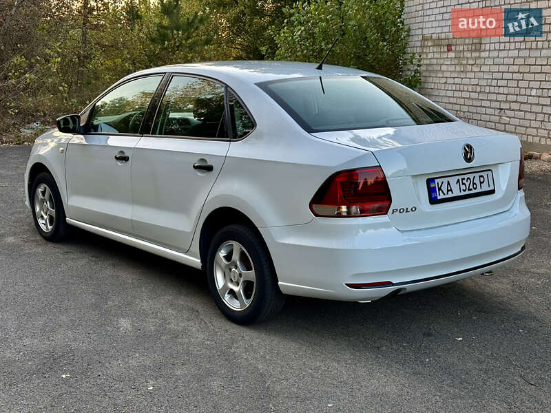 Седан Volkswagen Polo 2017 в Киеве